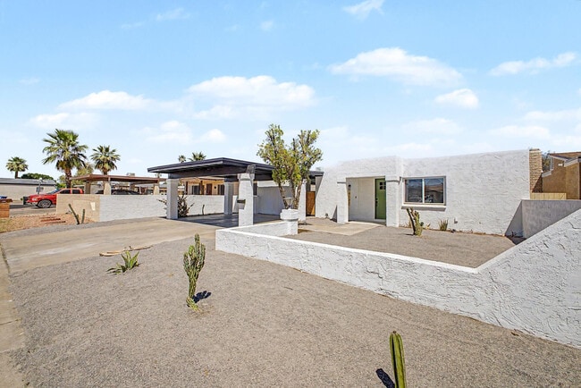 Building Photo - 4127 N 106th Ave