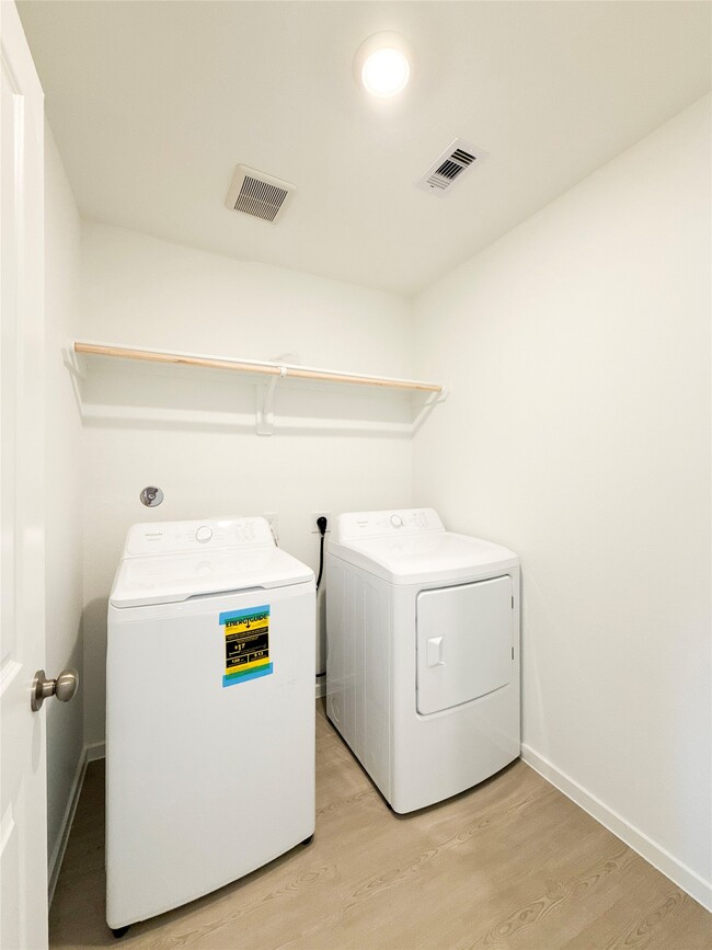 Building Photo - 15679 Plum Brk Dr