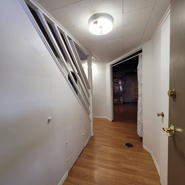 Building Photo - Upper St. Clair 4 Bedroom Home - In ground...