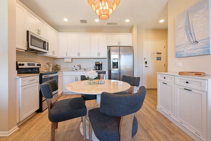 Building Photo - 4325 Ohio St