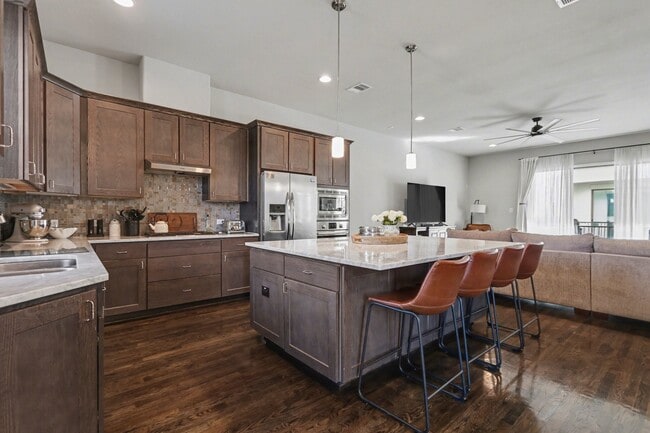 Building Photo - 1538 Dian St