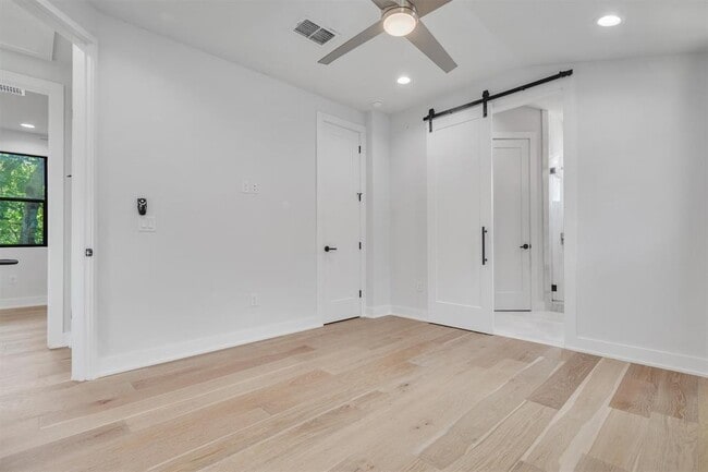 Building Photo - 408 W Odell St