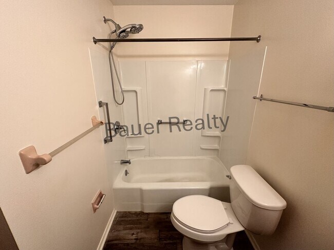 Building Photo - mh74