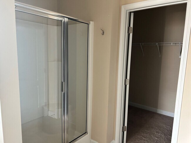 Building Photo - 2120 Courtland Dr