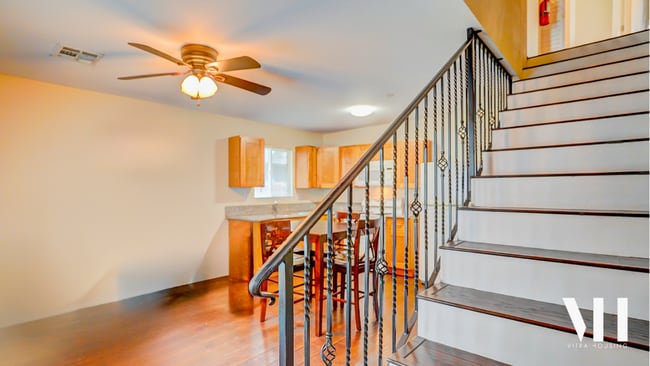 Building Photo - 1227 W 37th Pl