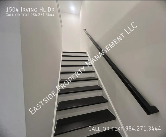 Building Photo - 1504 Irving Hl Dr