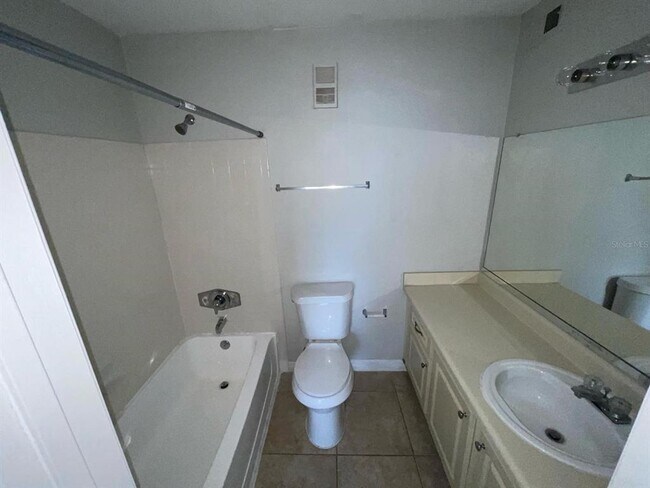 Building Photo - 4724 Walden Cir