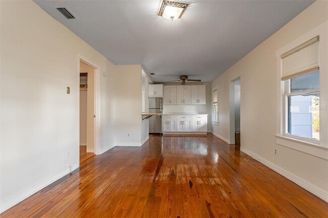 Building Photo - 1008 W Powhatan Ave