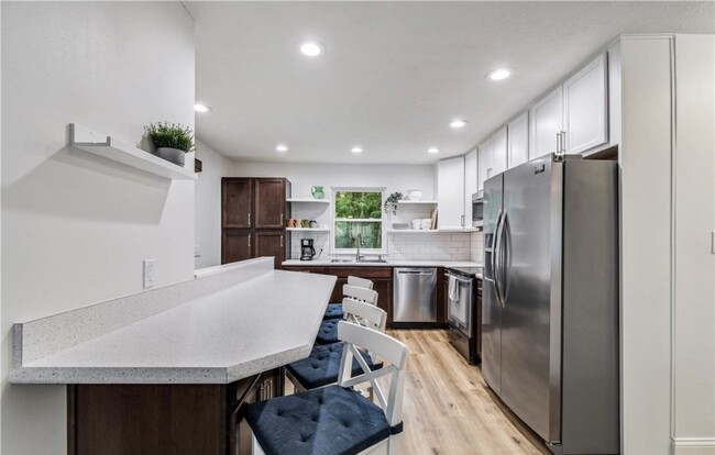 Building Photo - 3811 Edgepark Dr