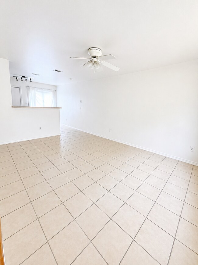 Building Photo - 3601 Malibu Ln