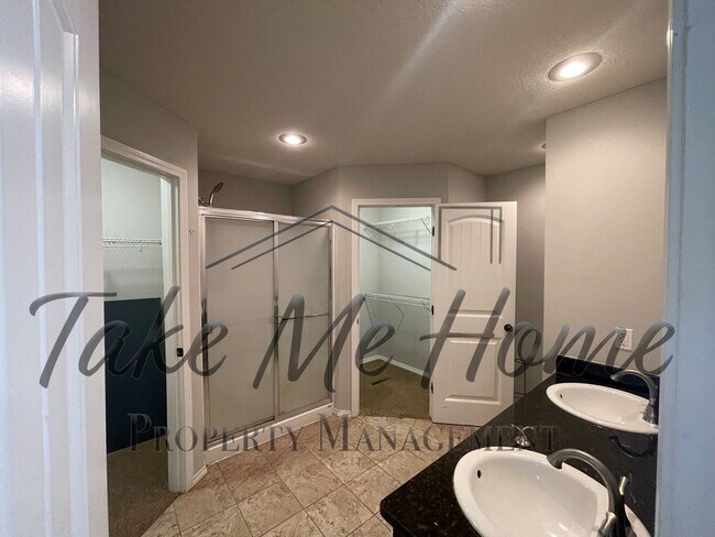 Building Photo - 5650 W Sugar Pine Dr