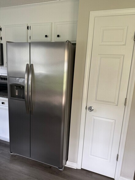 Building Photo - 105 Marcus Dr