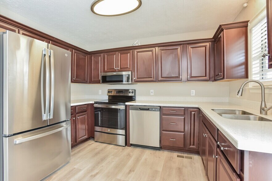 Building Photo - 1529 Water Oak Ct