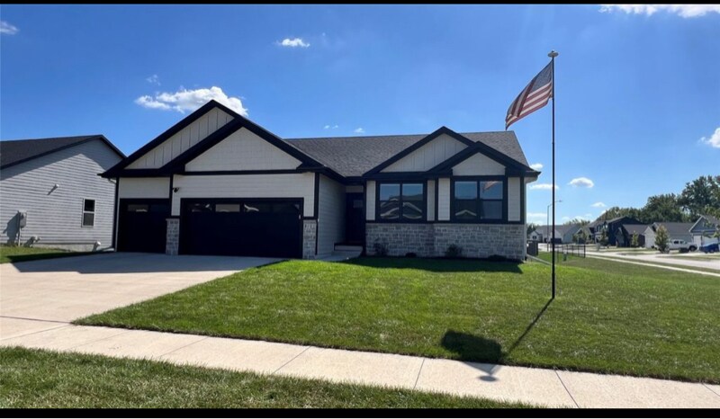 Primary Photo - 3012 Crest View Cir