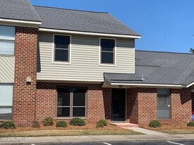 Building Photo - 8 Upton Ct