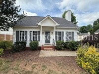 Building Photo - Spacious 3 Bedroom Home with Primary Suite on Main Level in Camden Forest
