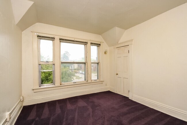 Building Photo - 1344 Wilmot Ct
