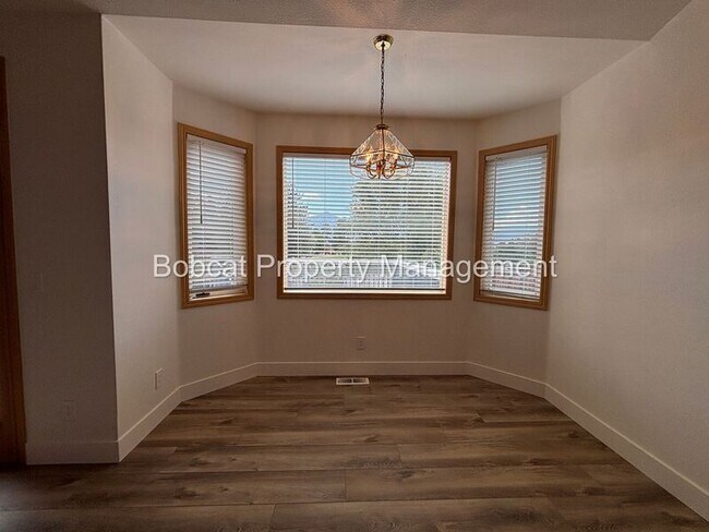 Building Photo - 1300 Bridle Way