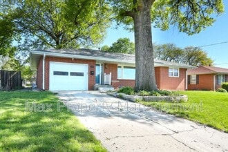 Building Photo - 7217 Maple Dr