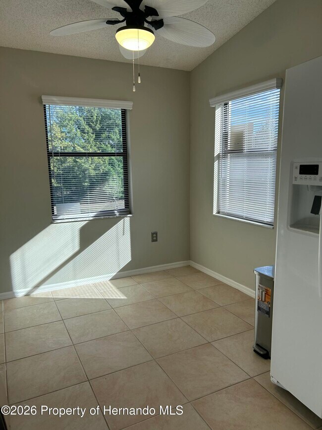 Building Photo - 6403 River Lodge Ln