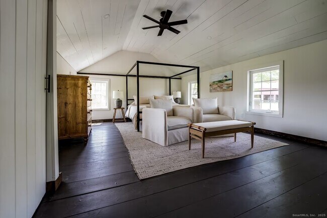 Building Photo - 740 Little City Rd