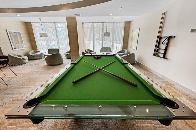 Building Photo - 950 Brickell Bay Dr