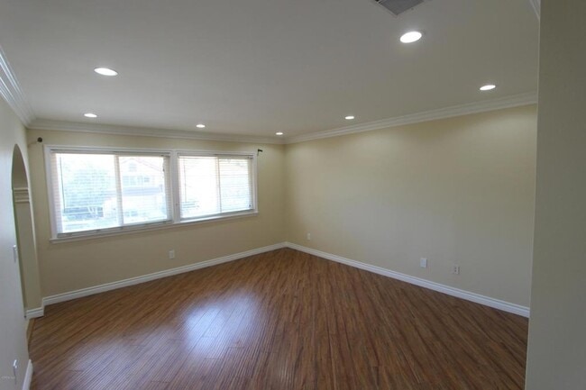 Building Photo - 15329 Bambi Ct