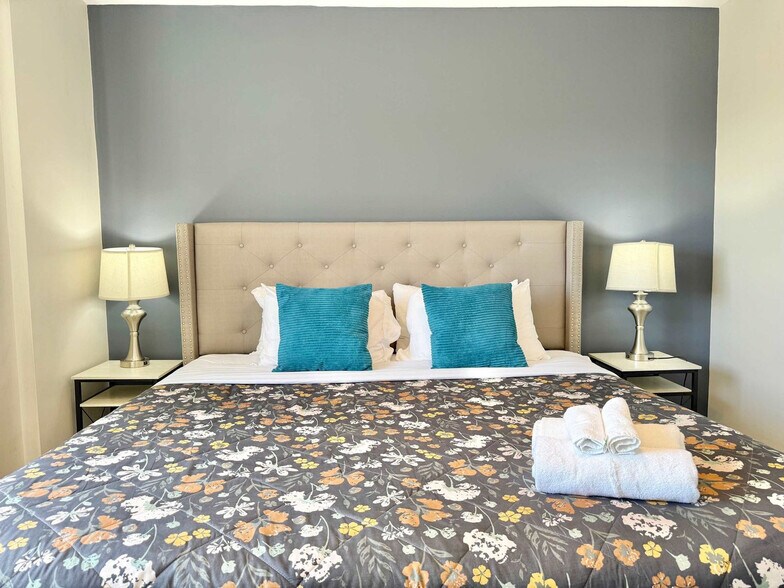 Building Photo - 215 Piedmont Ave NE