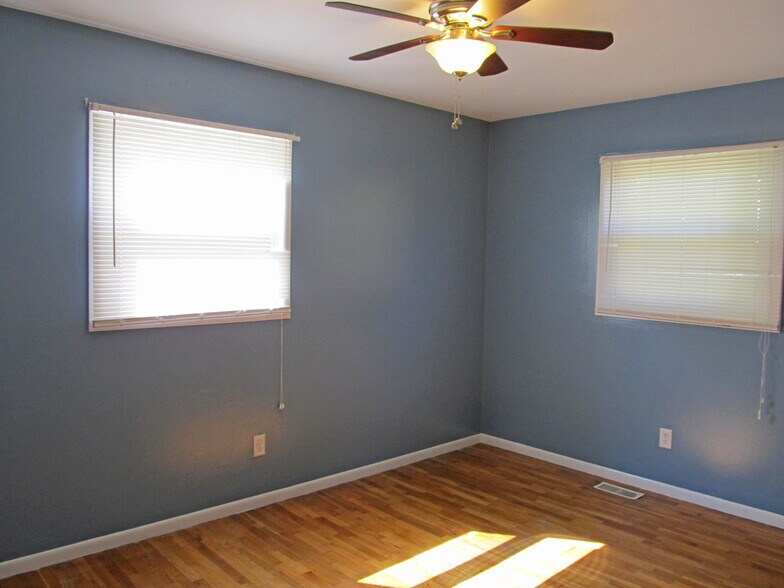 Building Photo - 4732 Westfield Ave