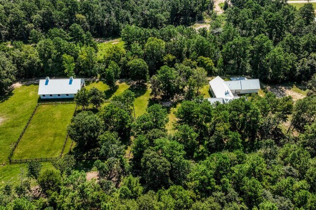 Building Photo - 9879 Stubbs Rd