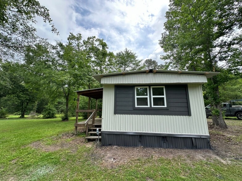 Building Photo - 85 Young Rd