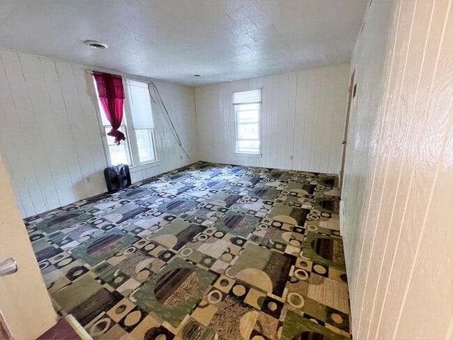 Building Photo - 408 S Duff St