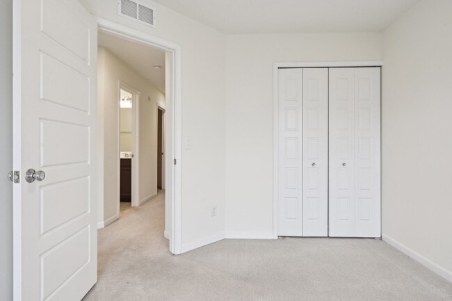 Building Photo - 905 Times Square Dr