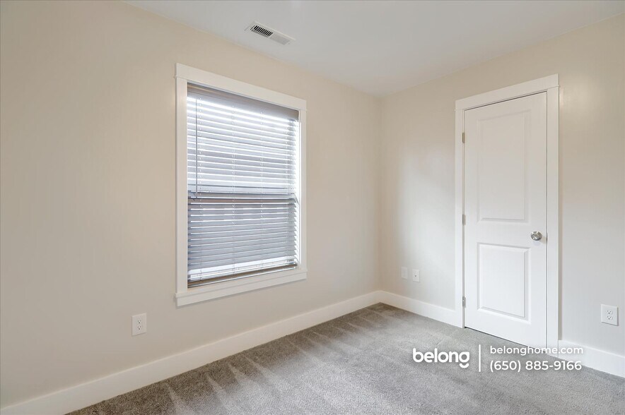 Building Photo - 683 Harbour Way