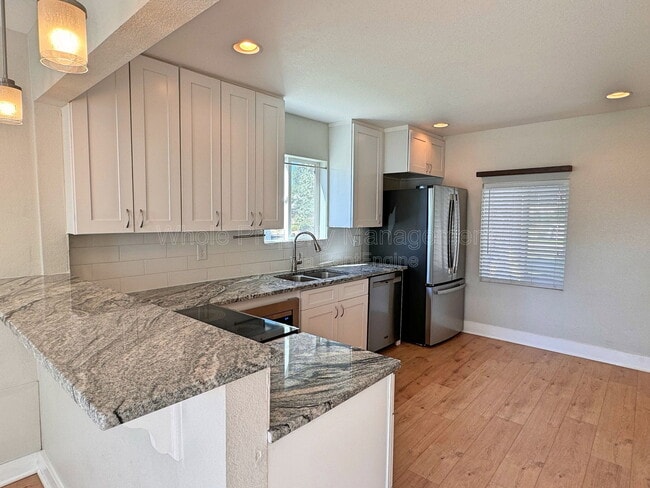 Building Photo - 4720 Elm Ct
