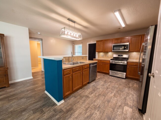 Building Photo - 8102 Sanders Glen Ln