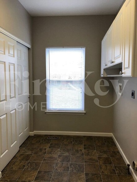 Building Photo - 611 Geiser Brook Ct