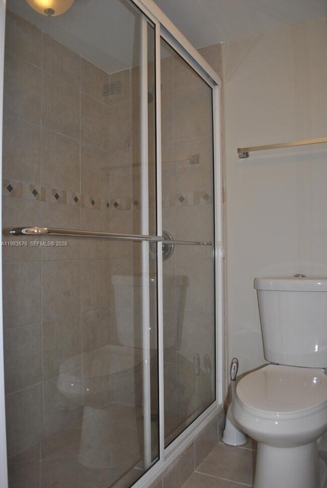 Building Photo - 6039 Collins Ave