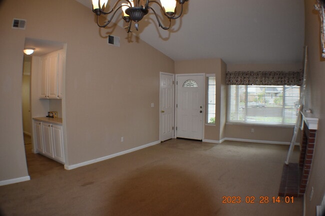 Building Photo - 104 Southwood Ct