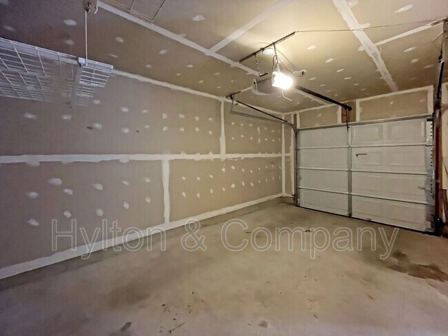 Building Photo - 15716 Palermo Terrace