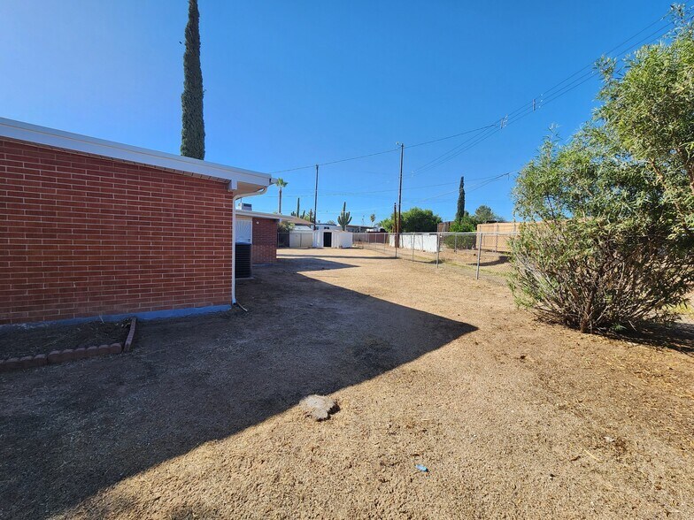 Building Photo - 1618 S Turquoise Vista