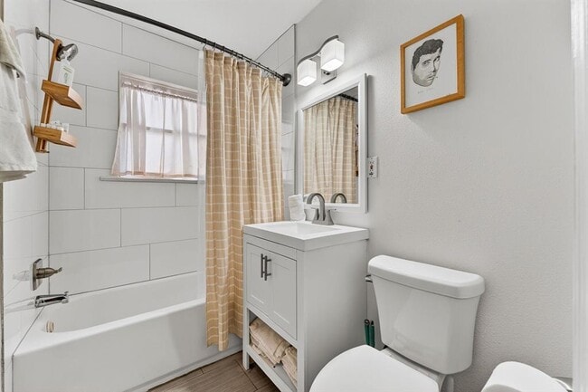 Building Photo - 609 Fletcher St