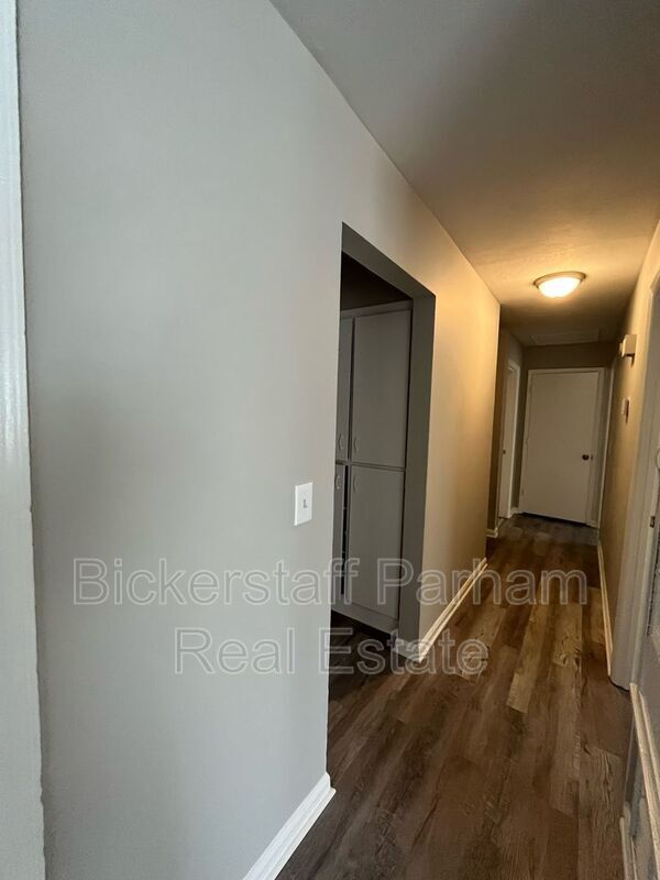Building Photo - 2300 Welch Dr
