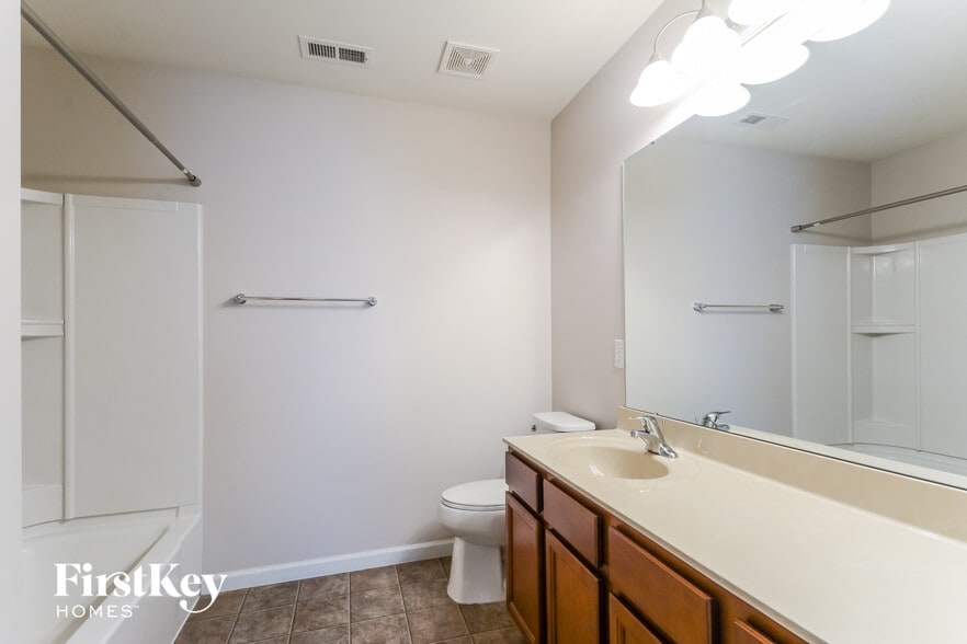 Building Photo - 246 Wabash Woods Way