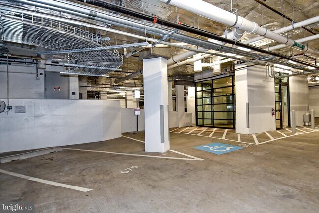 Building Photo - 1300 4th St SE