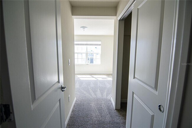 Building Photo - 4647 Green Palm Ln