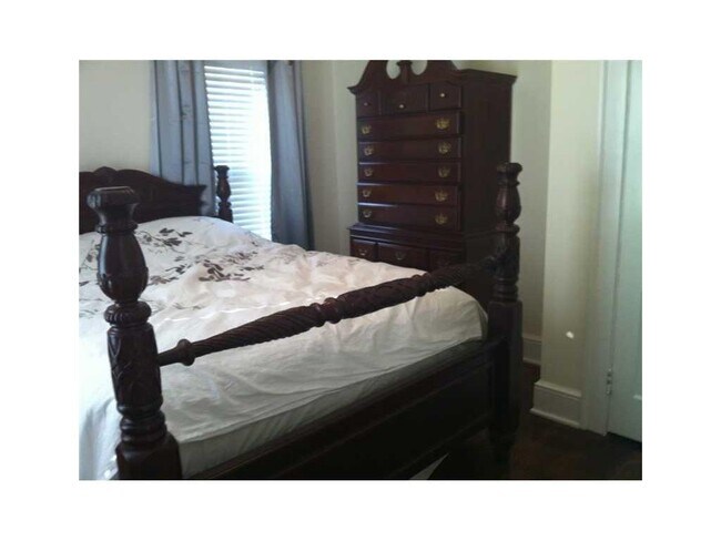 Building Photo - 1476 Monroe Dr NE