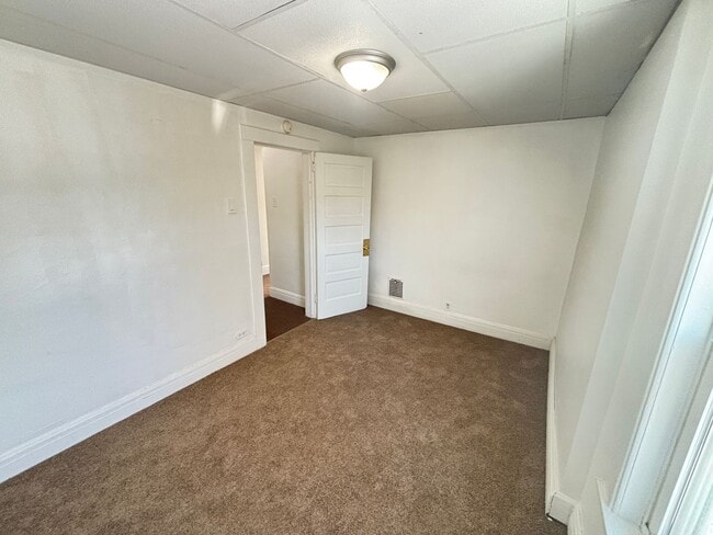 Building Photo - 3 Br 1 Bath Twin Home available in Bethlehem