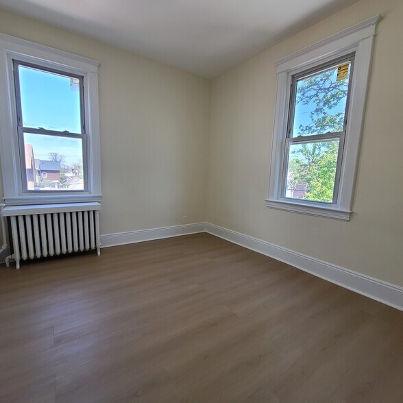 Building Photo - 704 79th St