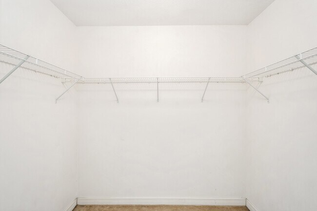 Building Photo - 512 N McClurg Ct